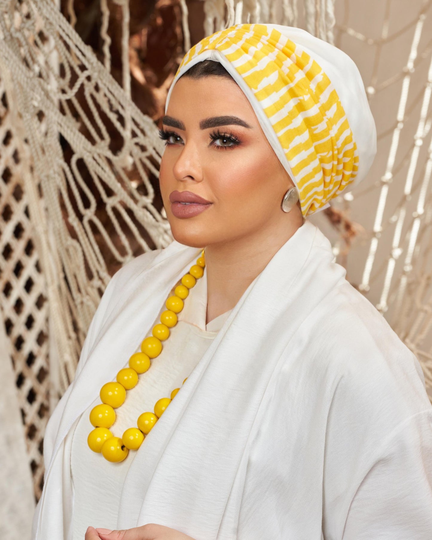 White and yellow Separate Scarf